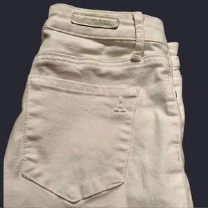 Articles Of Society White Straight Leg Jeans w Frayed Hem